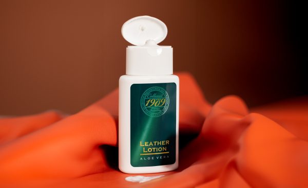 1909 cleansing & nourishing Leather Lotion